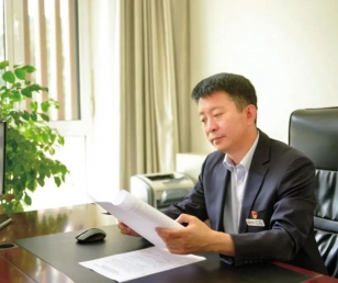 潜心技术研究 用科技创新助力企业发展 ——承德热力集团总工程师王向伟